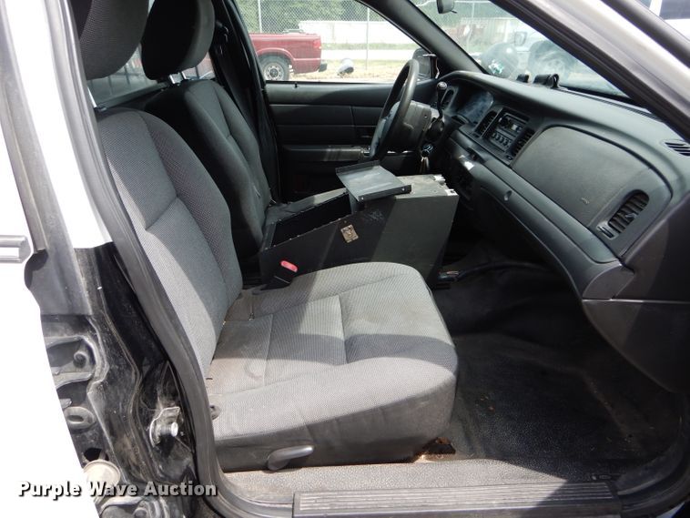 image for item DH6062 2011 Ford Crown Victoria Police Interceptor