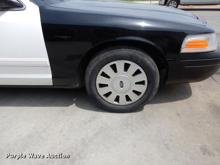 image for item DH6062 2011 Ford Crown Victoria Police Interceptor