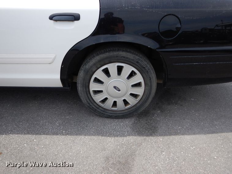 image for item DH6062 2011 Ford Crown Victoria Police Interceptor