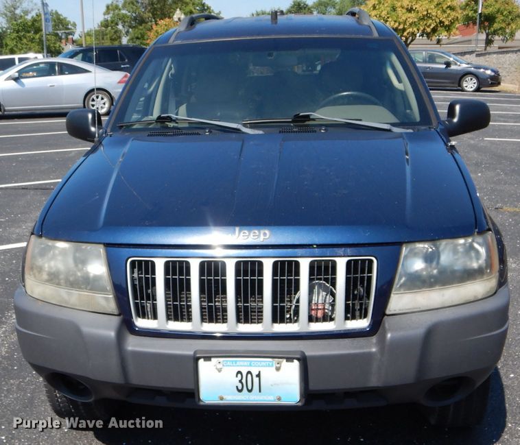 image for item DH6063 2004 Jeep Grand Cherokee Laredo SUV