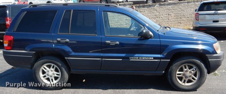 image for item DH6063 2004 Jeep Grand Cherokee Laredo SUV