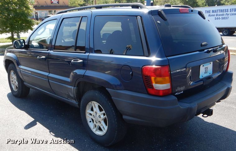 image for item DH6063 2004 Jeep Grand Cherokee Laredo SUV