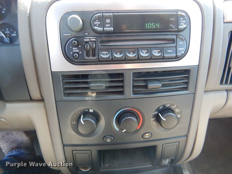 image for item DH6063 2004 Jeep Grand Cherokee Laredo SUV