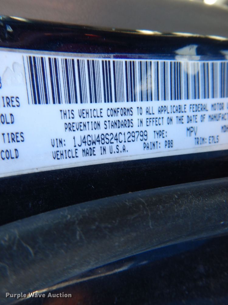 image for item DH6063 2004 Jeep Grand Cherokee Laredo SUV