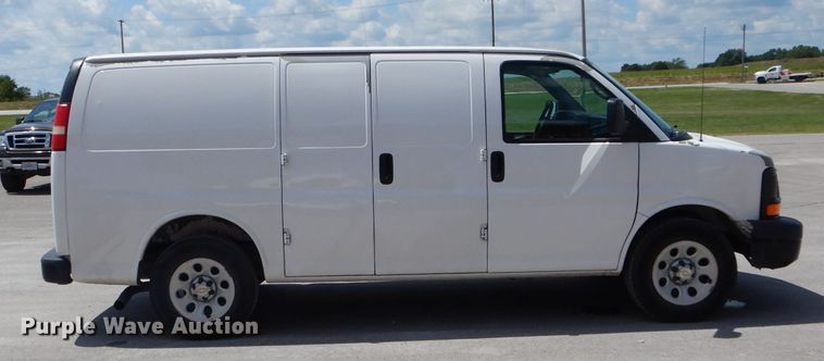 image for item DH6073 2009 Chevrolet Express 1500 van
