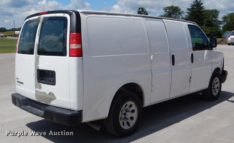 image for item DH6073 2009 Chevrolet Express 1500 van
