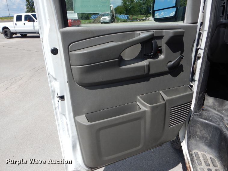image for item DH6073 2009 Chevrolet Express 1500 van