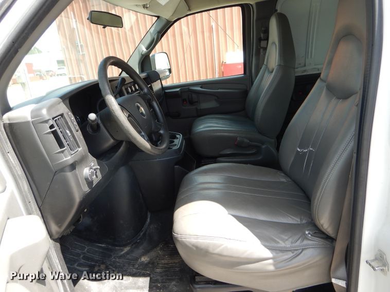 image for item DH6073 2009 Chevrolet Express 1500 van