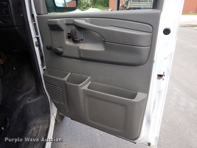 image for item DH6073 2009 Chevrolet Express 1500 van