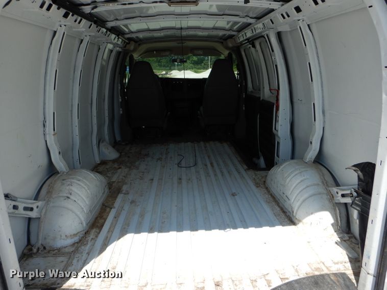 image for item DH6073 2009 Chevrolet Express 1500 van