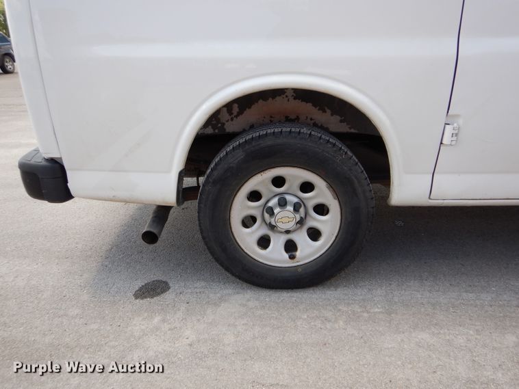 image for item DH6073 2009 Chevrolet Express 1500 van