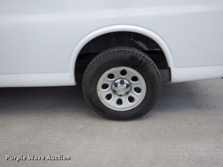 image for item DH6073 2009 Chevrolet Express 1500 van