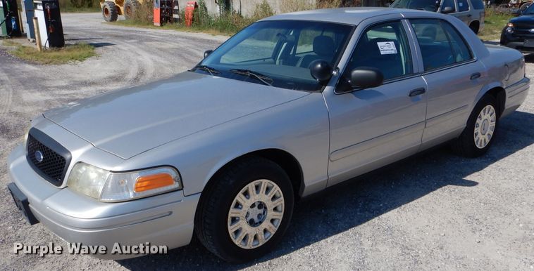image for item DI0597 2004 Ford Crown Victoria Police Interceptor