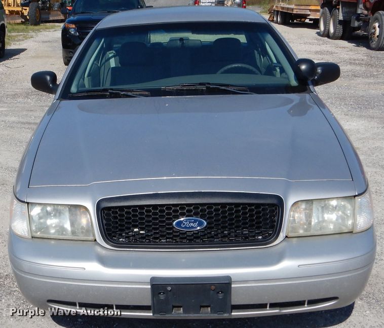 image for item DI0597 2004 Ford Crown Victoria Police Interceptor