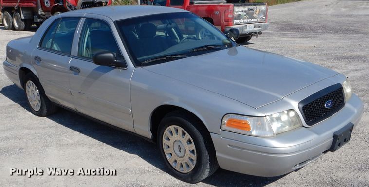 image for item DI0597 2004 Ford Crown Victoria Police Interceptor