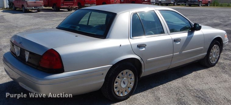 image for item DI0597 2004 Ford Crown Victoria Police Interceptor
