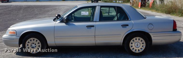 image for item DI0597 2004 Ford Crown Victoria Police Interceptor