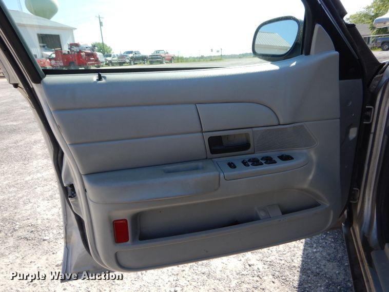 image for item DI0597 2004 Ford Crown Victoria Police Interceptor