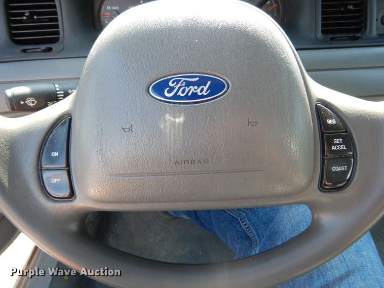 image for item DI0597 2004 Ford Crown Victoria Police Interceptor