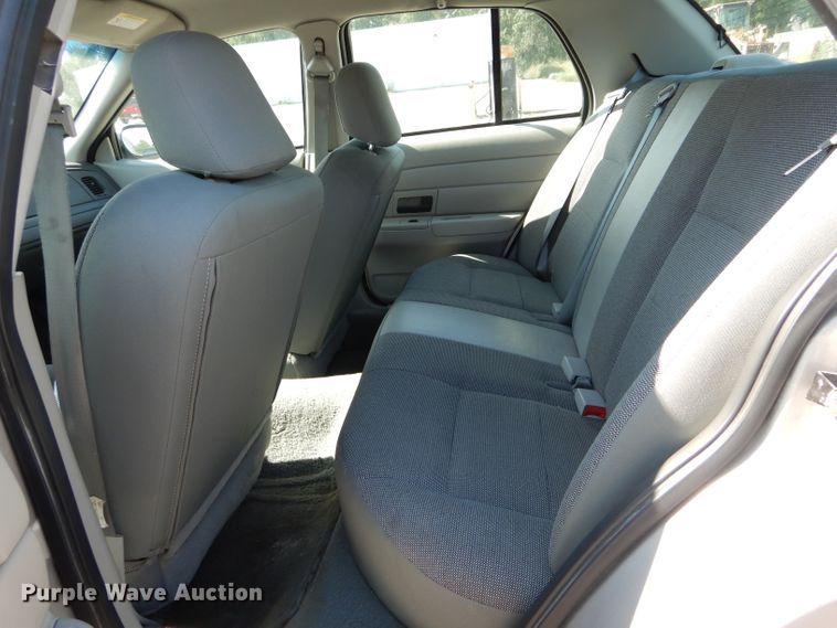 image for item DI0597 2004 Ford Crown Victoria Police Interceptor