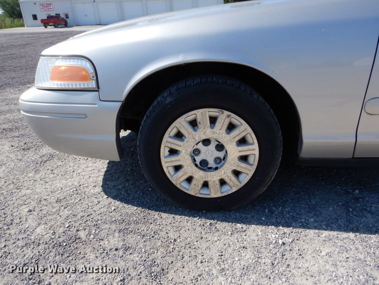 image for item DI0597 2004 Ford Crown Victoria Police Interceptor