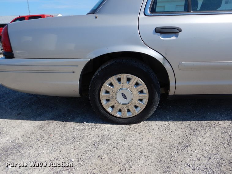 image for item DI0597 2004 Ford Crown Victoria Police Interceptor