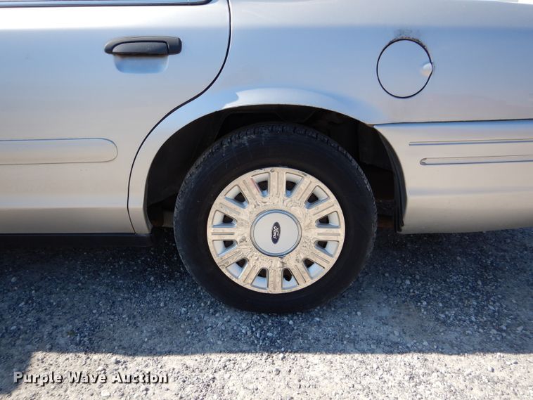 image for item DI0597 2004 Ford Crown Victoria Police Interceptor