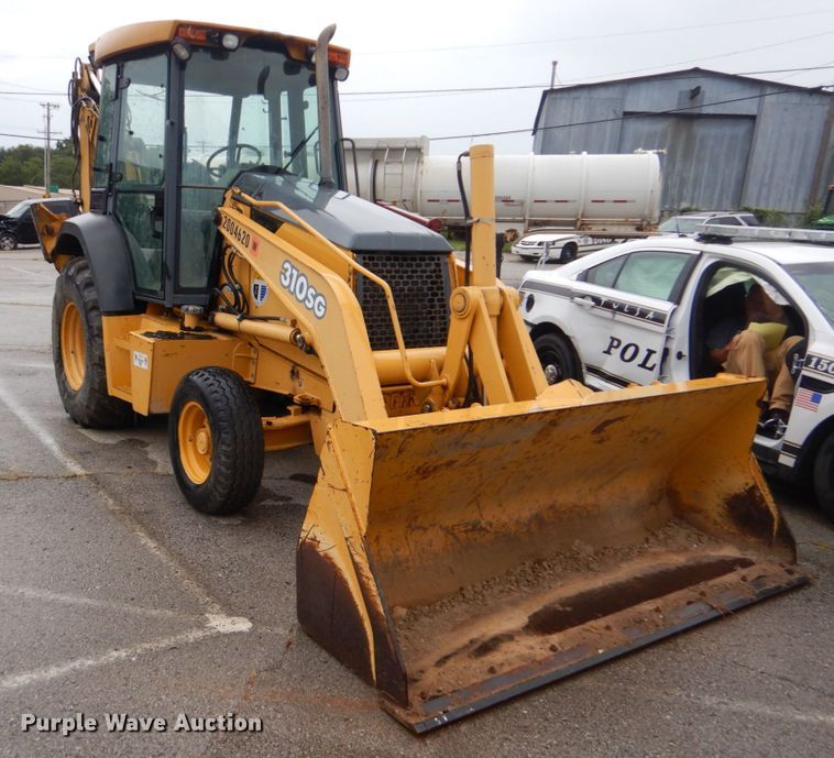 image for item DI2280 2004 John Deere 310SG backhoe