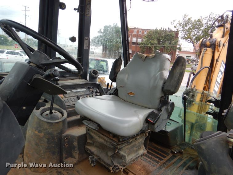 image for item DI2280 2004 John Deere 310SG backhoe