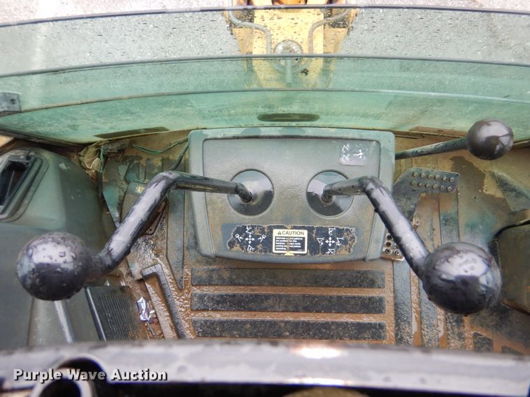 image for item DI2280 2004 John Deere 310SG backhoe