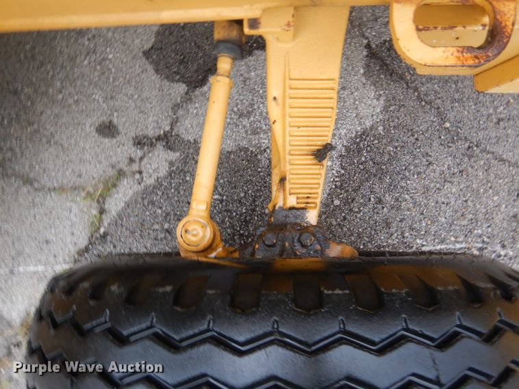 image for item DI2280 2004 John Deere 310SG backhoe