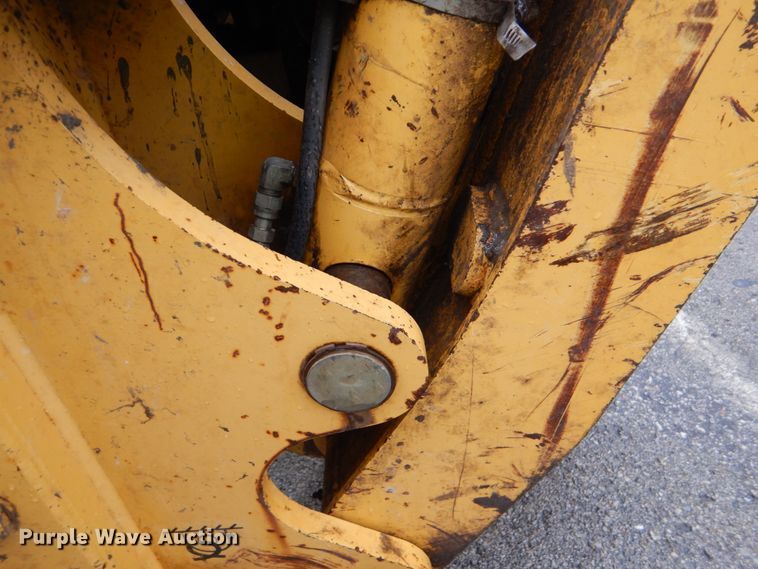 image for item DI2280 2004 John Deere 310SG backhoe