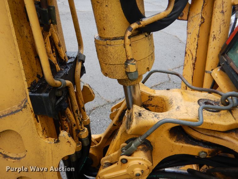 image for item DI2280 2004 John Deere 310SG backhoe