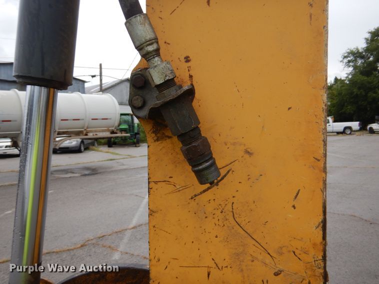 image for item DI2280 2004 John Deere 310SG backhoe