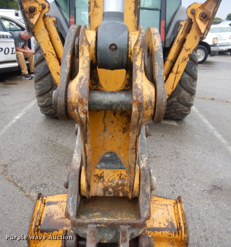 image for item DI2280 2004 John Deere 310SG backhoe