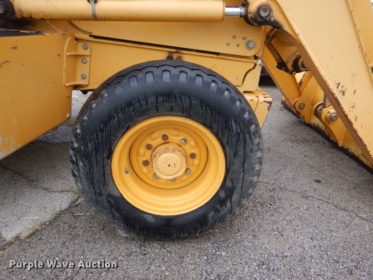 image for item DI2280 2004 John Deere 310SG backhoe