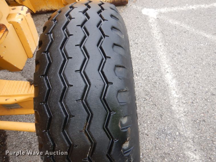 image for item DI2280 2004 John Deere 310SG backhoe