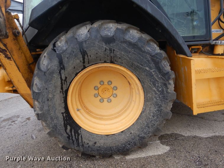 image for item DI2280 2004 John Deere 310SG backhoe