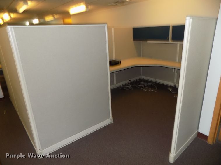 image for item DO9452 (5) sets of cubicles