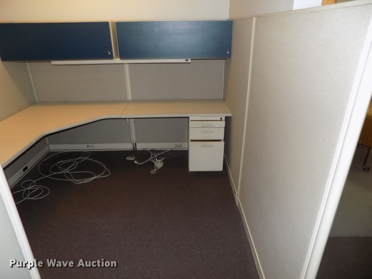 image for item DO9452 (5) sets of cubicles