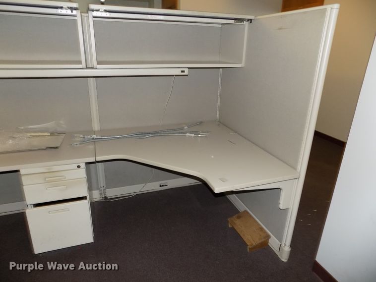 image for item DO9452 (5) sets of cubicles
