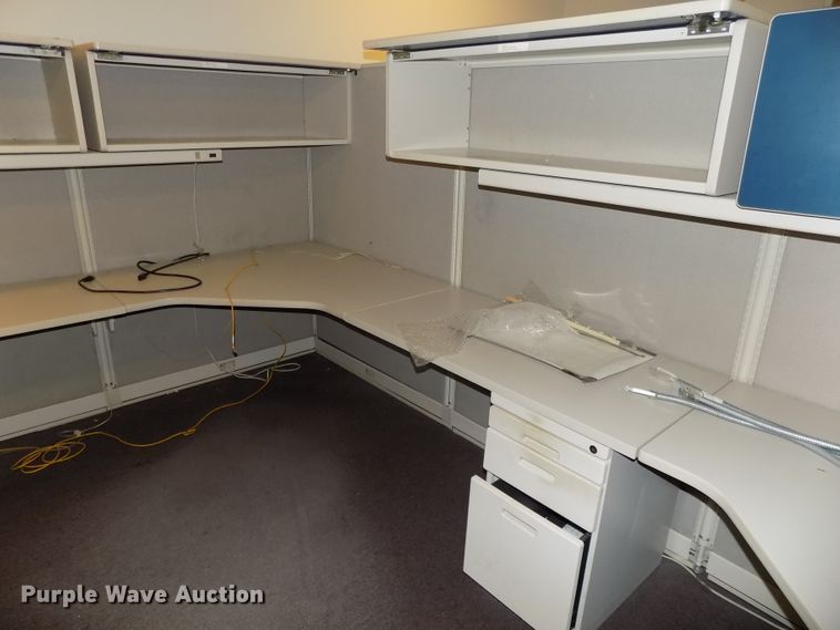 image for item DO9452 (5) sets of cubicles