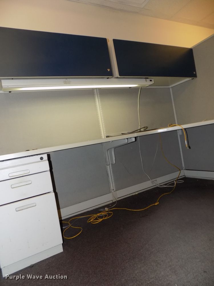 image for item DO9452 (5) sets of cubicles