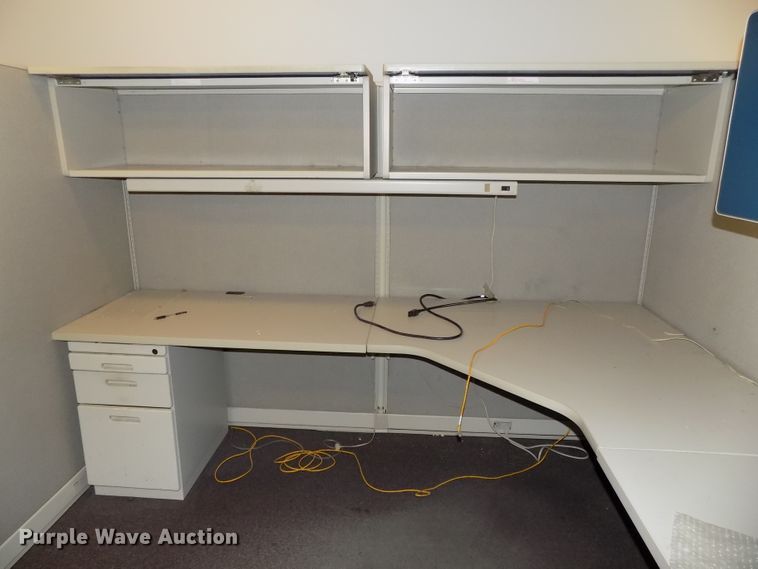 image for item DO9452 (5) sets of cubicles