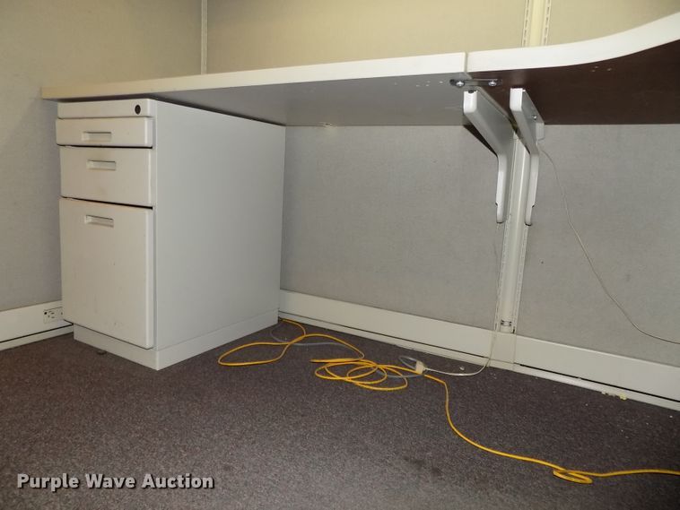 image for item DO9452 (5) sets of cubicles