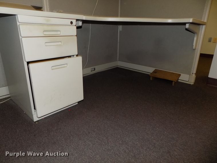 image for item DO9452 (5) sets of cubicles