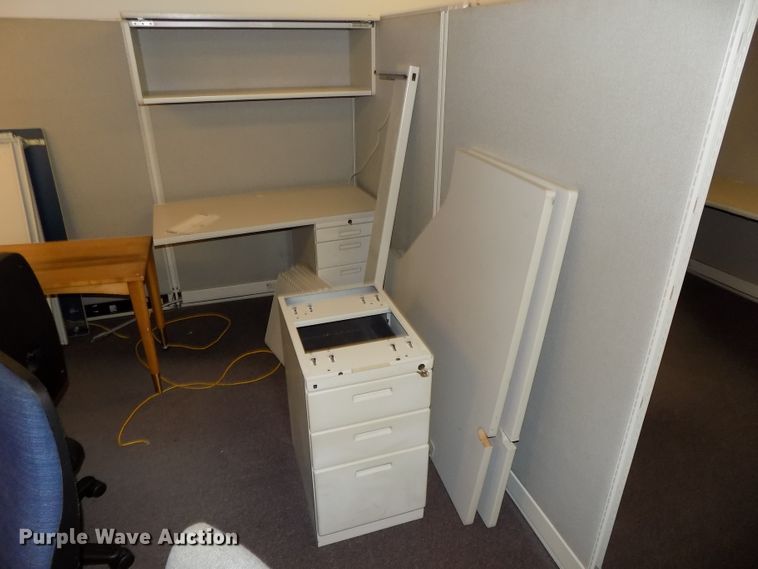 image for item DO9452 (5) sets of cubicles