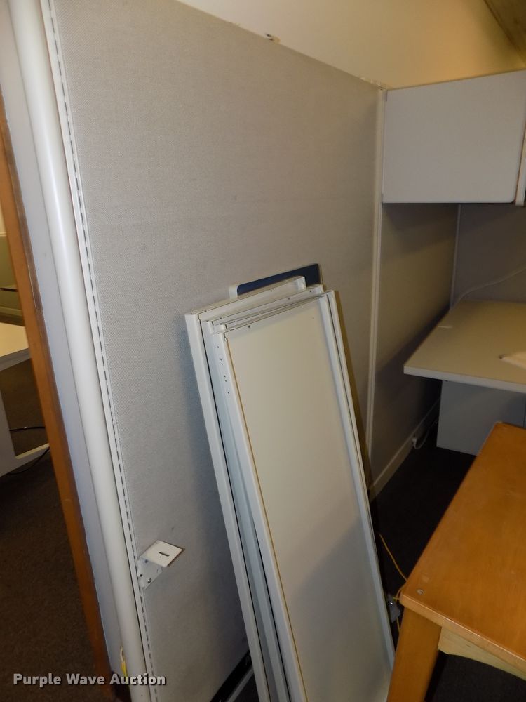 image for item DO9452 (5) sets of cubicles