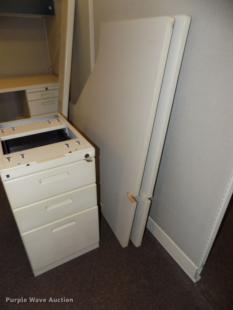 image for item DO9452 (5) sets of cubicles
