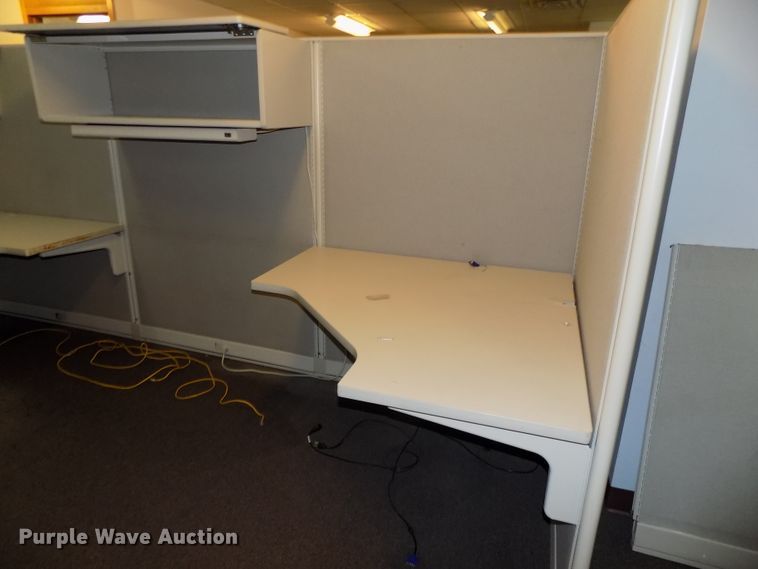 image for item DO9452 (5) sets of cubicles